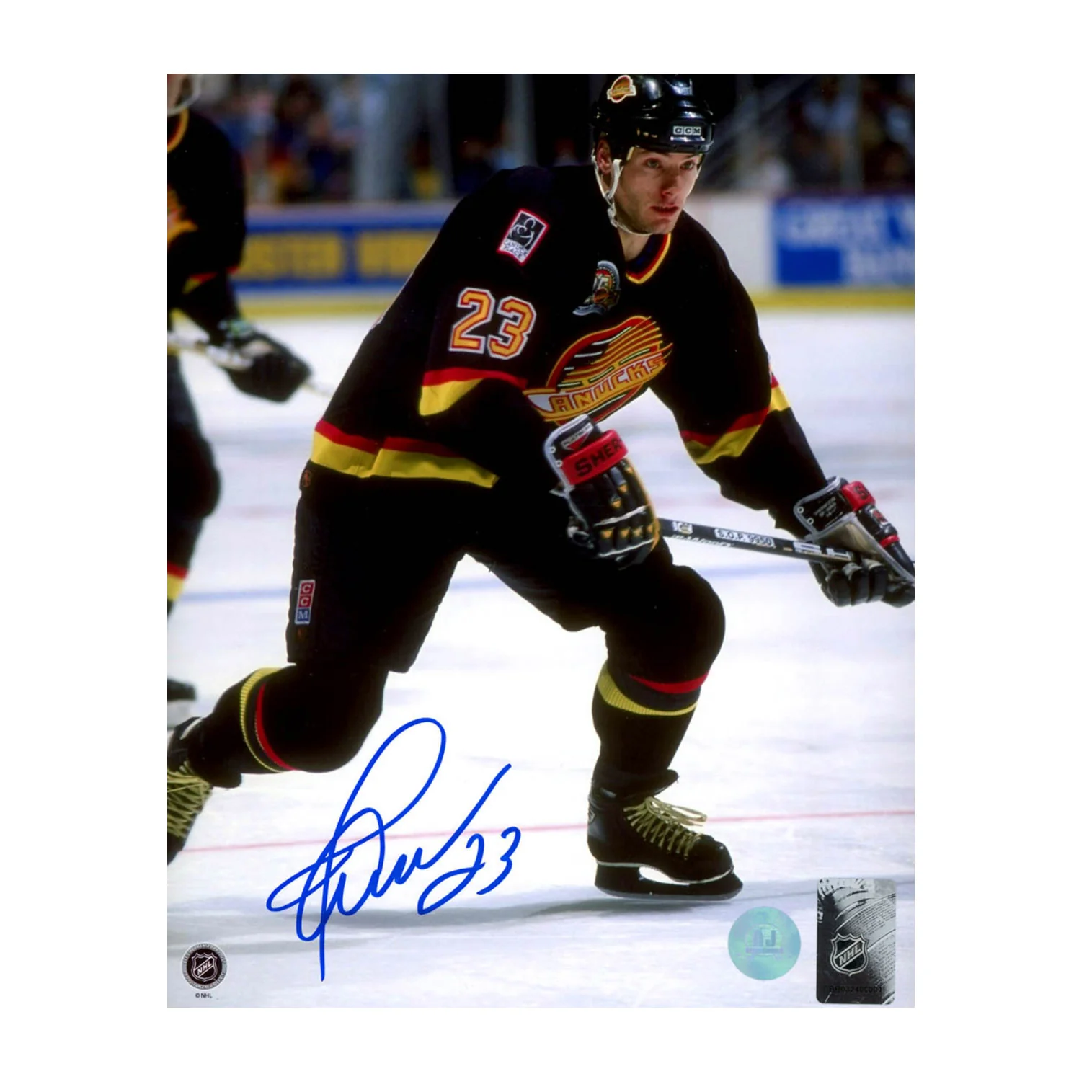 Martin Gelinas Autographed Vancouver Canucks Game Action 8x10 Photo