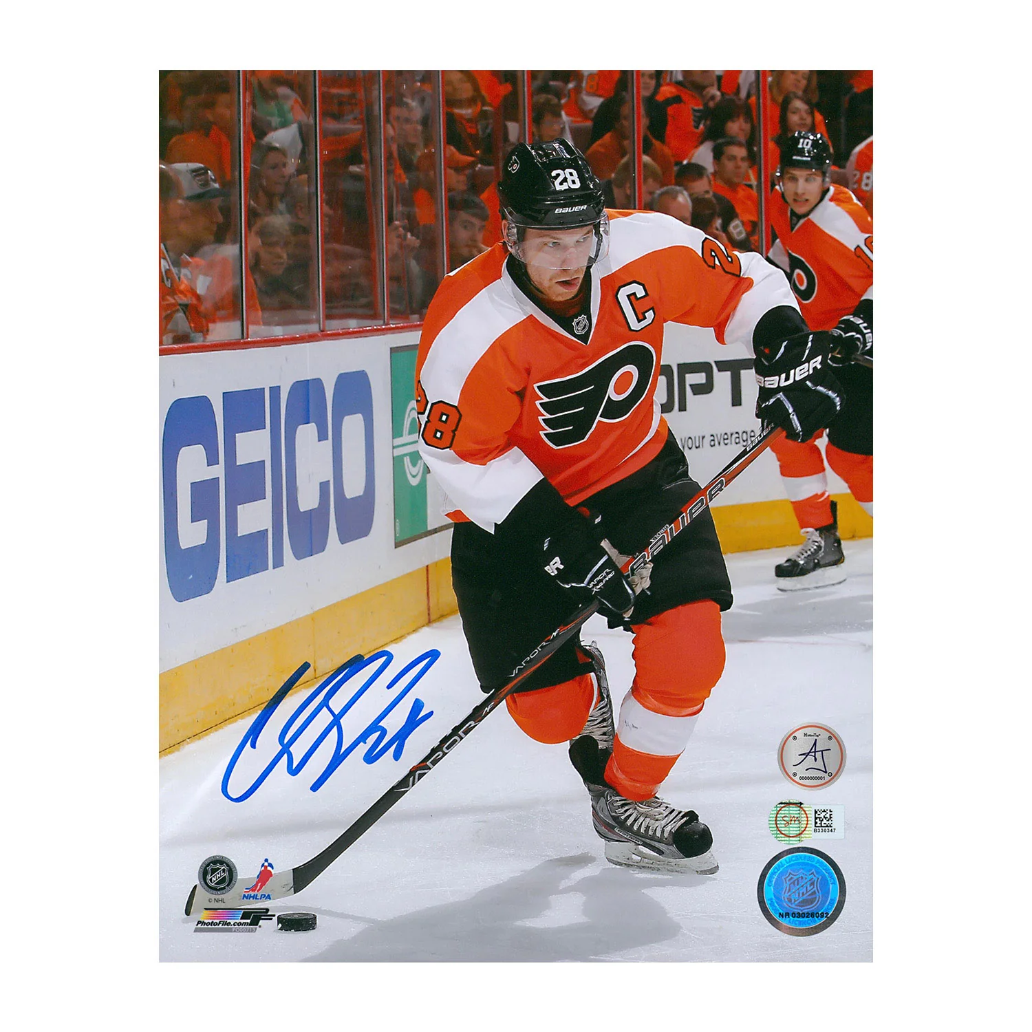 Claude Giroux Autographed Philadelphia Flyers Puck Rush 8x10 Photo