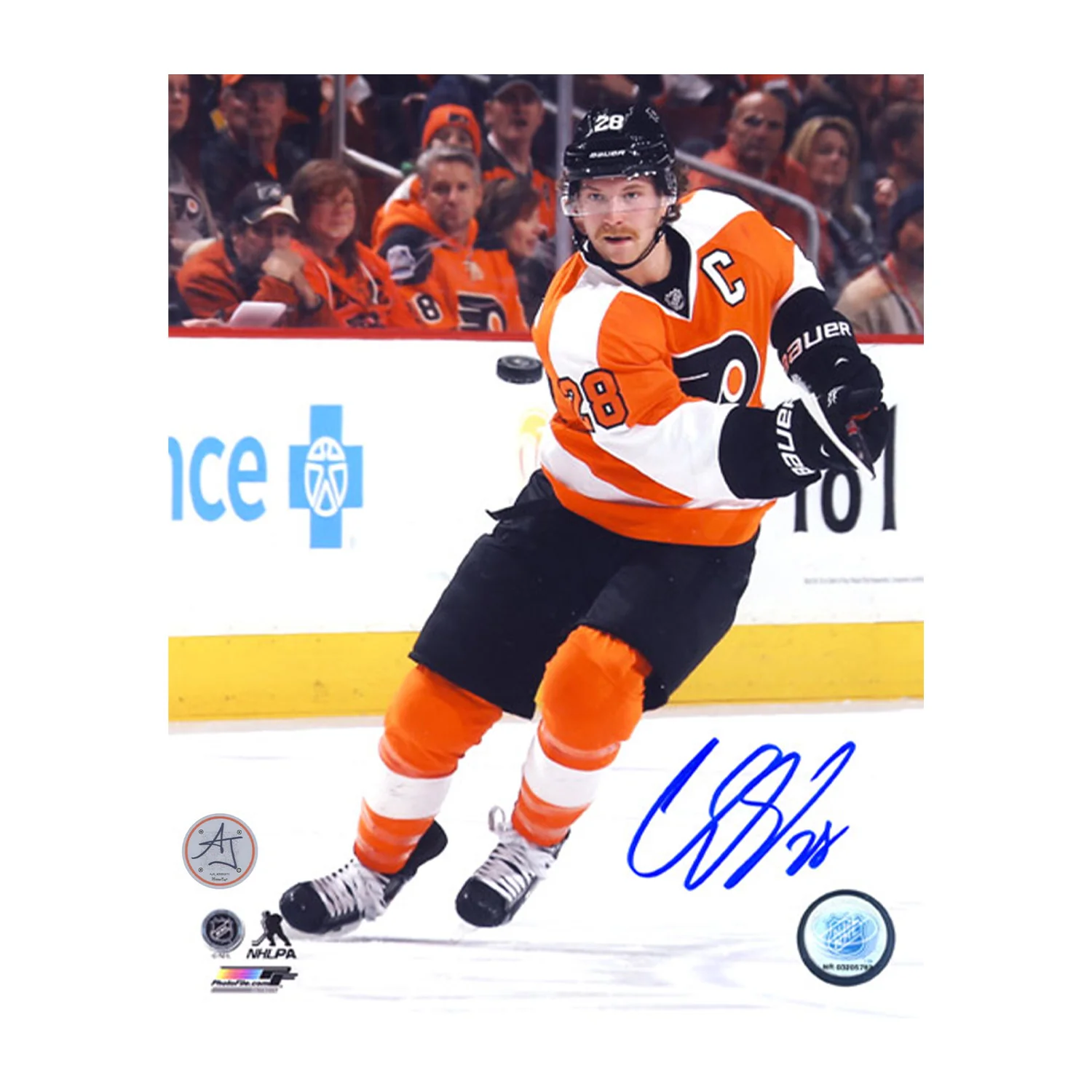 Claude Giroux Autographed Philadelphia Flyers Shooting 8x10 Photo