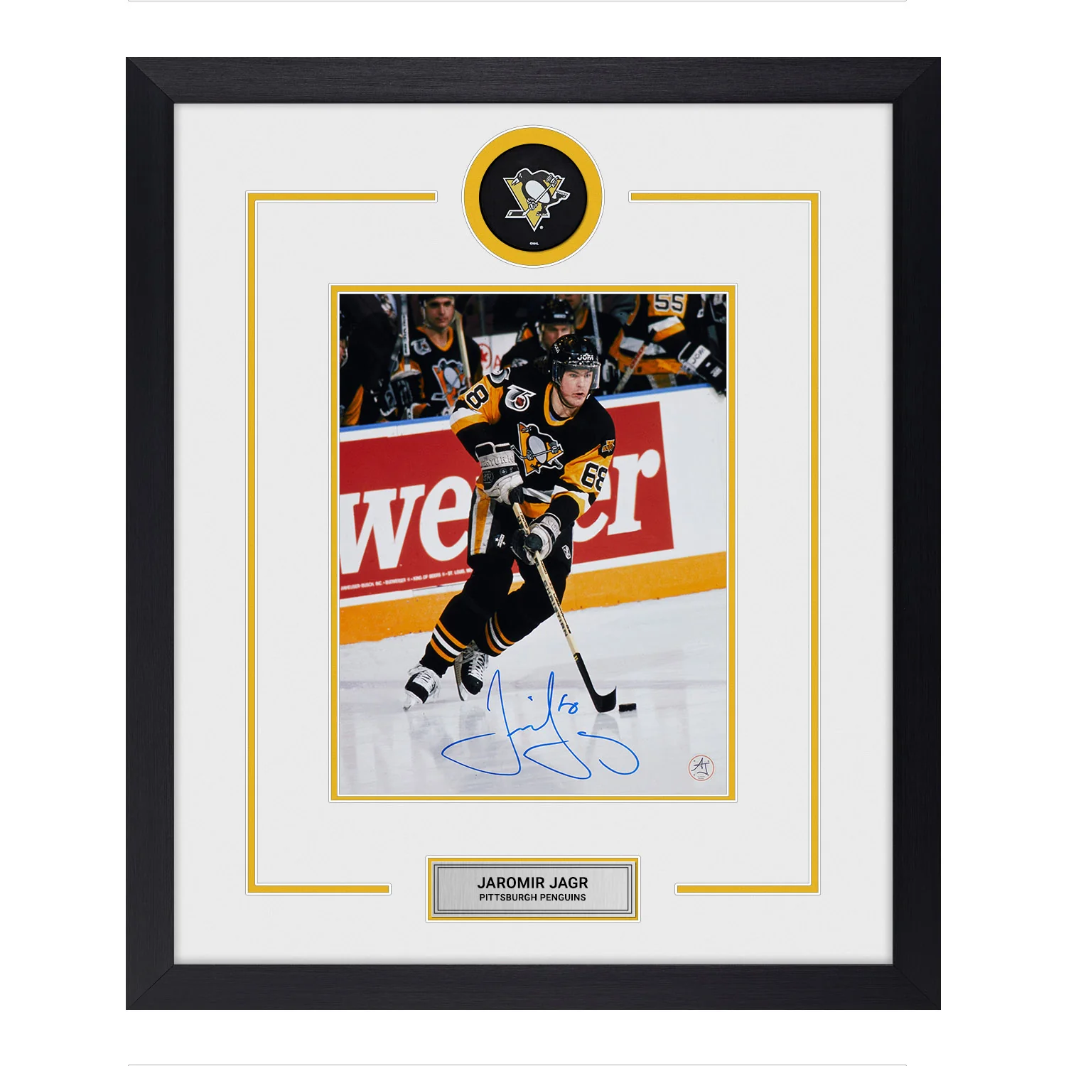 Jaromir Jagr Autographed Pittsburgh Penguins Puck Logo 23x27 Frame