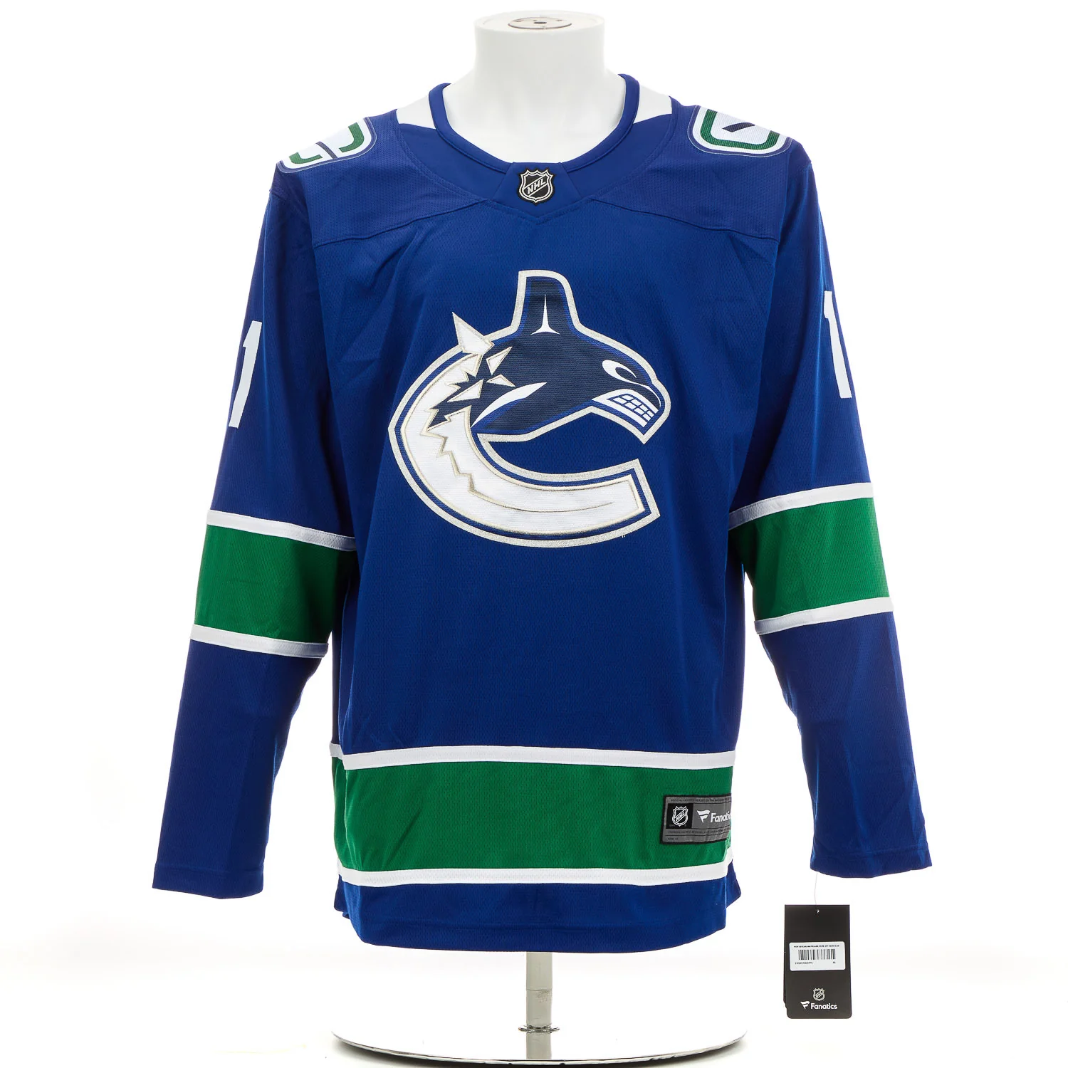 Roberto Luongo Signed Vancouver Canucks Winter Mountain Art Jersey #8/20 - Image 2