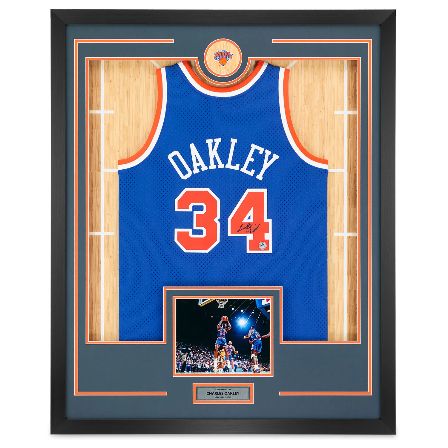 Charles Oakley Signed New York Knicks Team Logo 36x44 Jersey Frame