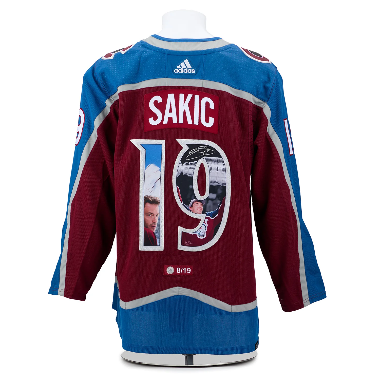 Joe Sakic Signed Colorado Avalanche Championship Portrait Art Jersey #8/19