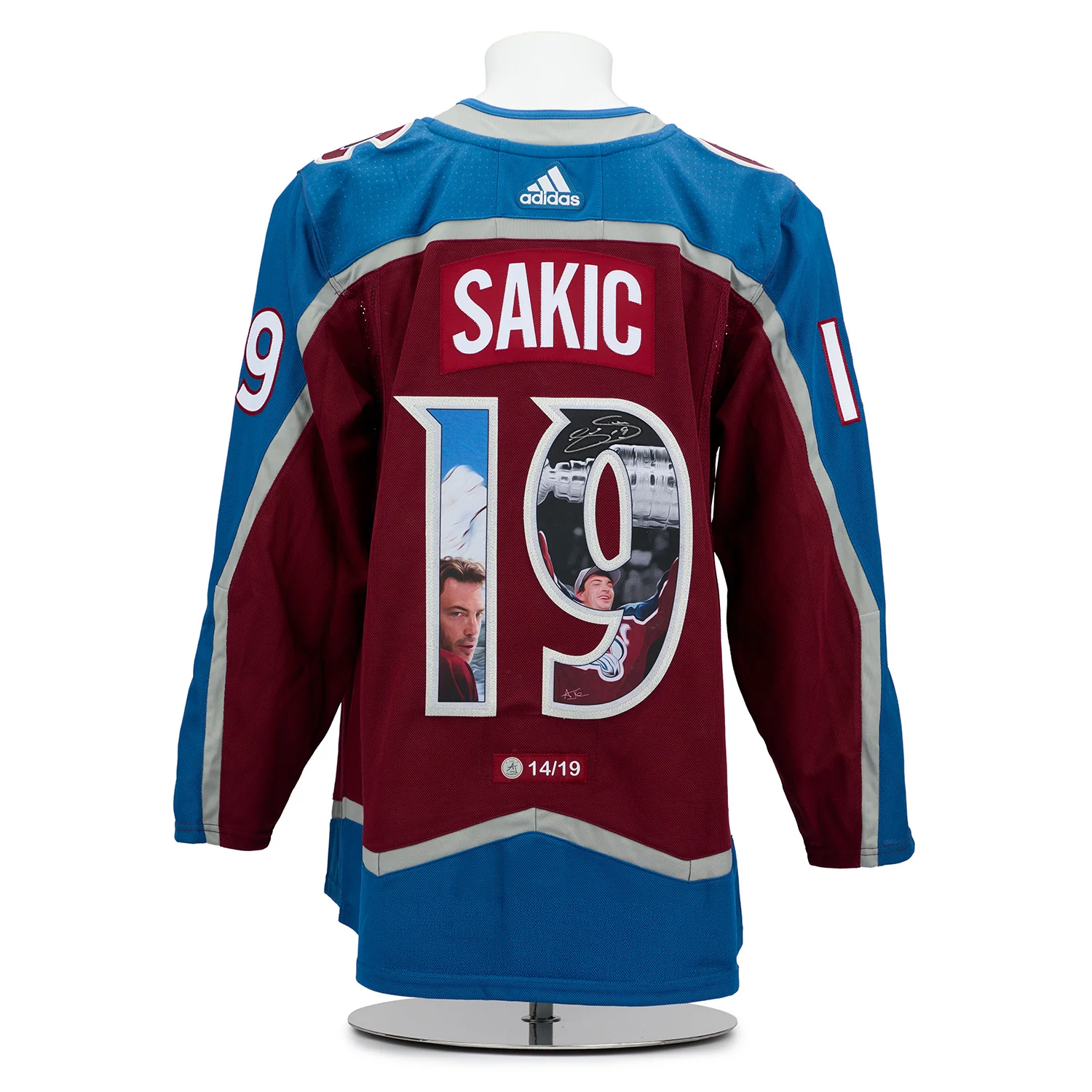 Joe Sakic Signed Colorado Avalanche Championship Portrait Art Jersey #14/19