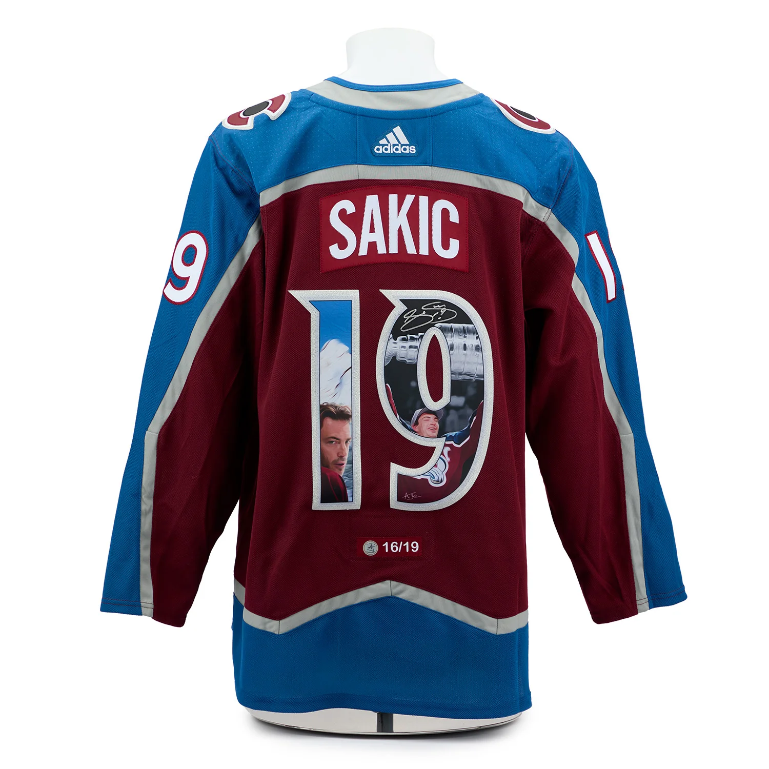 Joe Sakic Signed Colorado Avalanche Championship Portrait Art Jersey #16/19